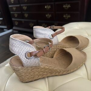 Lucky Brand Tan and Cream Wedge Sandals